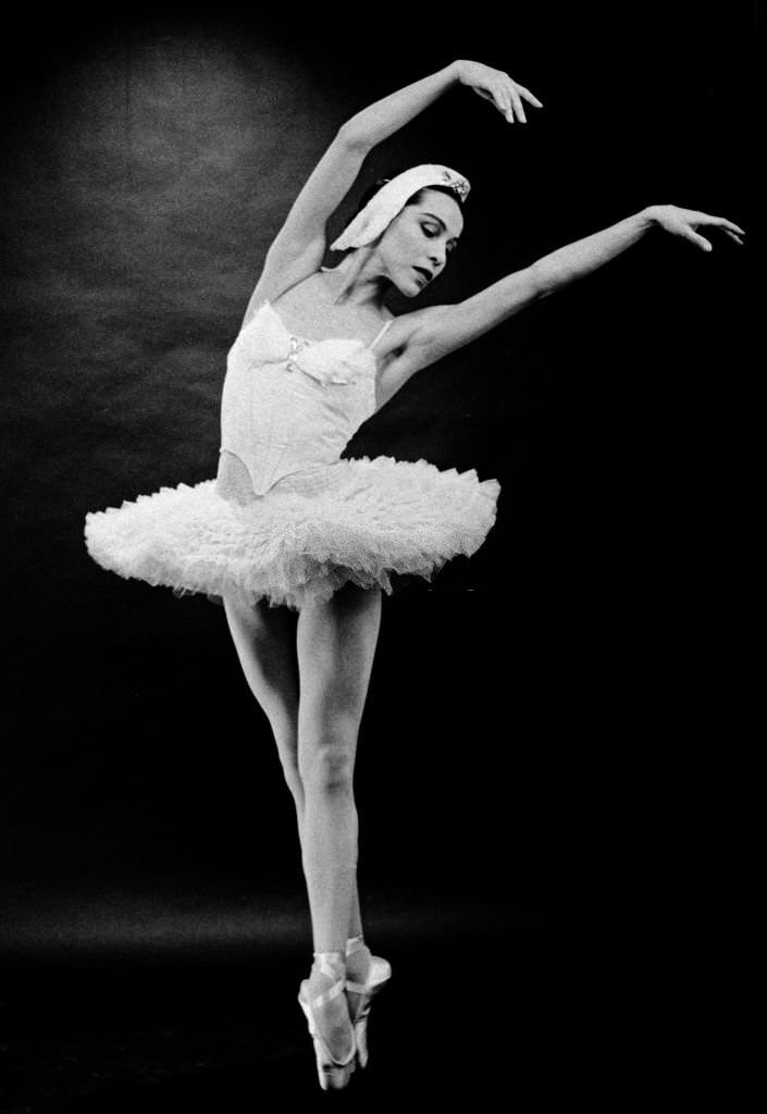 Maria Tallchief performing 'Swan Lake' in December 1959.