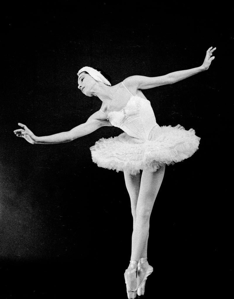 Maria Tallchief performing 'Swan Lake' in December 1959.