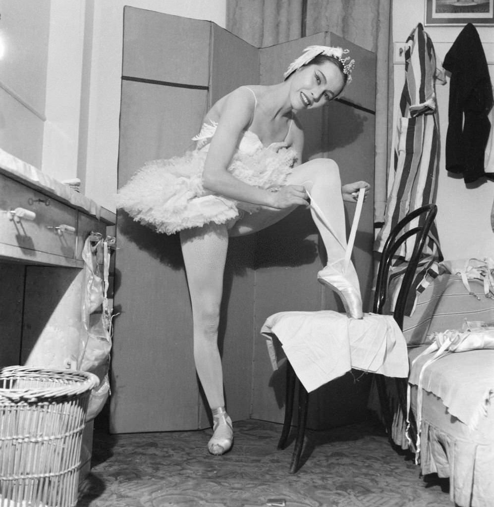 Maria Tallchief of the New York City Ballet Company, in the UK to perform The Cage at Covent Garden, London, 1952