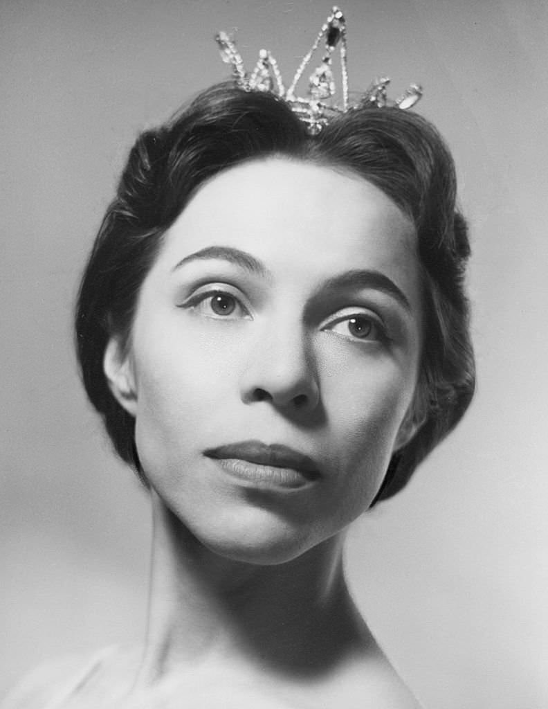 Maria Tallchief portrait, 1951.