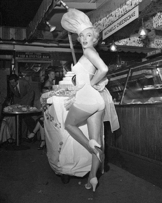 Marilyn Monroe Crowned as 'Cheesecake Queen' of the Year, 1952