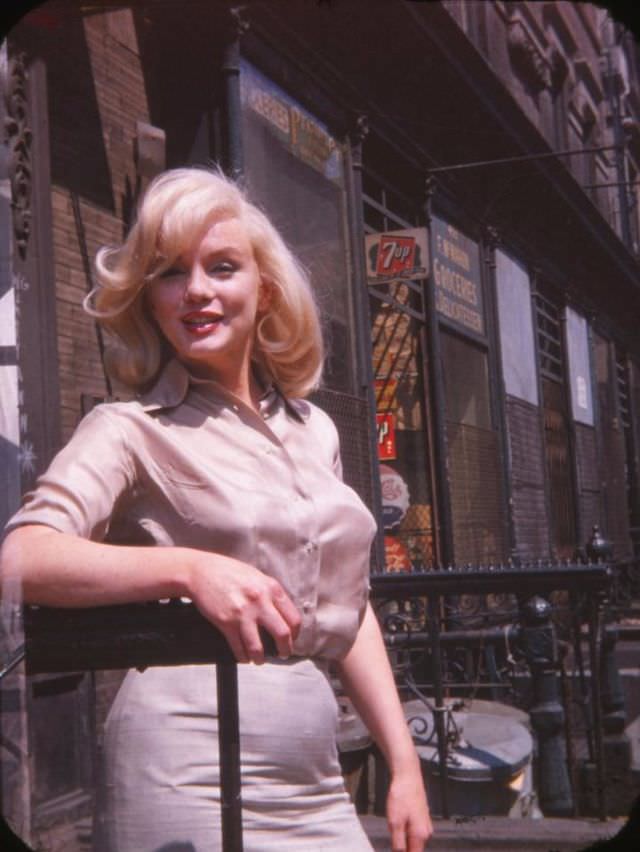 Rare Photos of Pregnant Marilyn Monroe in 1960