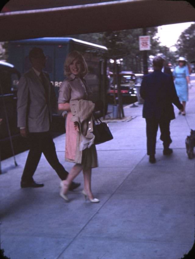 Rare Photos of Pregnant Marilyn Monroe in 1960