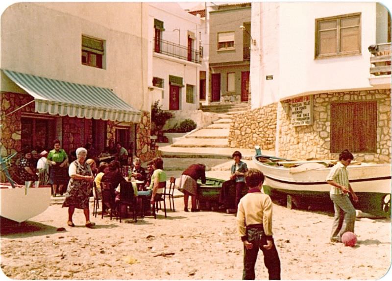 Stunning Photos Show Life of Moraira, Spain in the 1980s