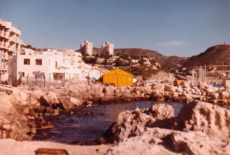 Stunning Photos Show Life of Moraira, Spain in the 1980s