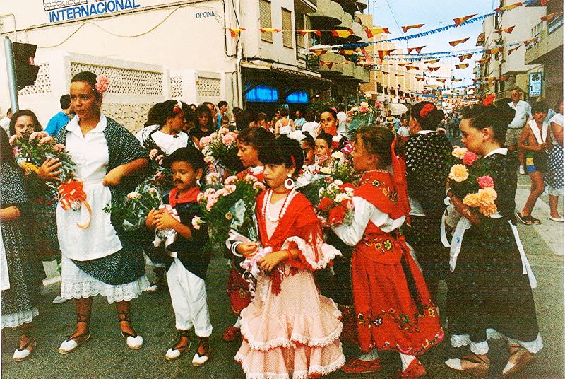 Stunning Photos Show Life of Moraira, Spain in the 1980s