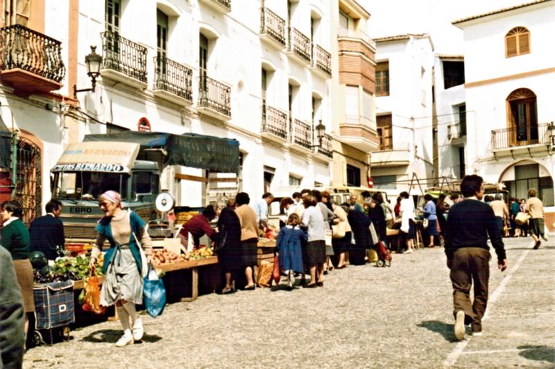 Stunning Photos Show Life of Moraira, Spain in the 1980s