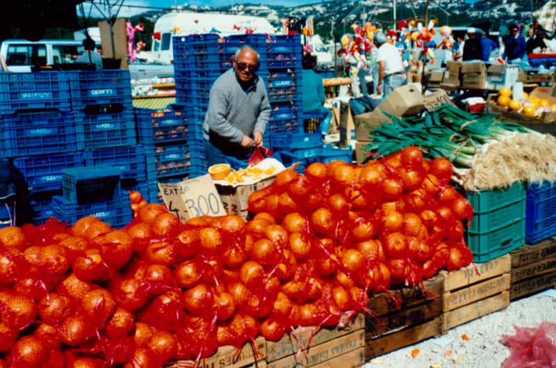 Stunning Photos Show Life of Moraira, Spain in the 1980s