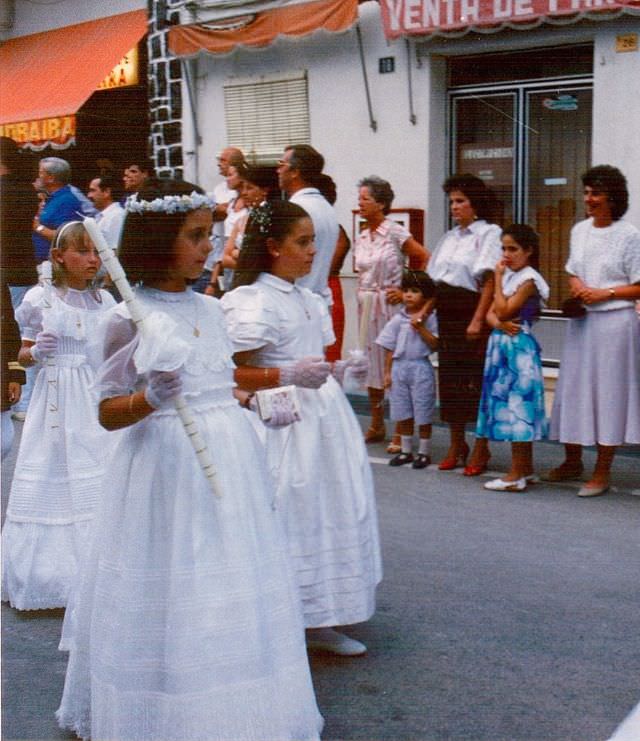 Stunning Photos Show Life of Moraira, Spain in the 1980s