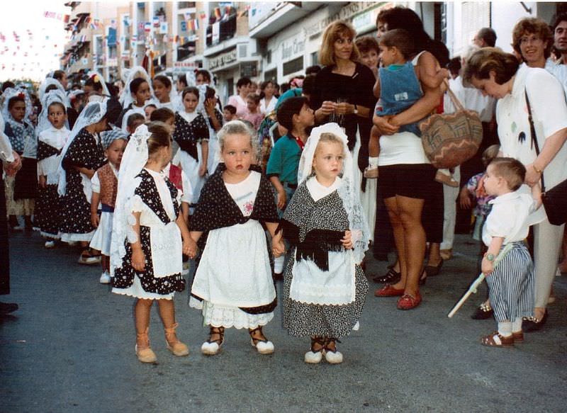 Stunning Photos Show Life of Moraira, Spain in the 1980s