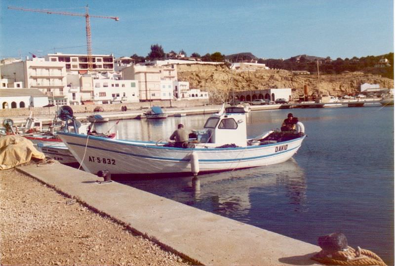 Stunning Photos Show Life of Moraira, Spain in the 1980s