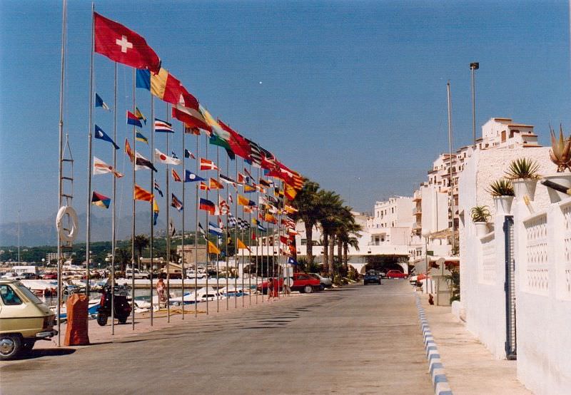 Stunning Photos Show Life of Moraira, Spain in the 1980s