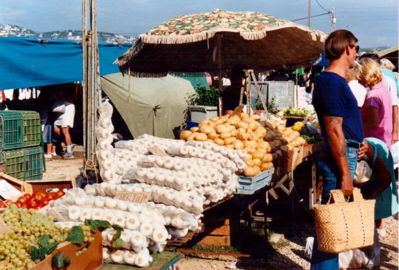 Stunning Photos Show Life of Moraira, Spain in the 1980s