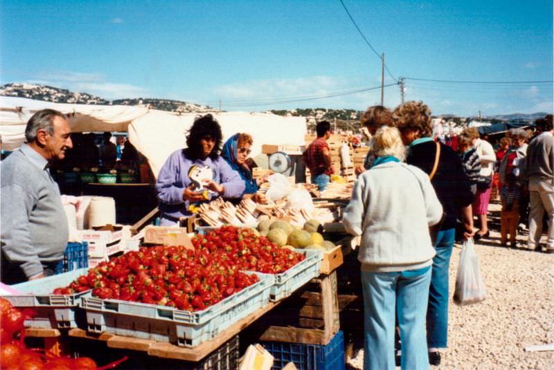 Stunning Photos Show Life of Moraira, Spain in the 1980s