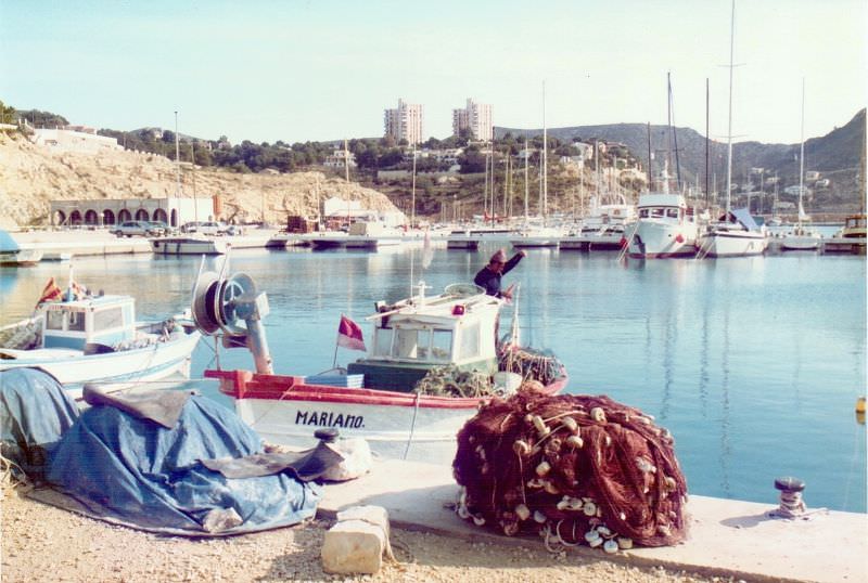 Stunning Photos Show Life of Moraira, Spain in the 1980s