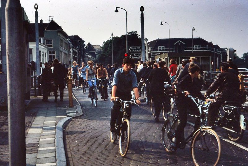 Rotterdamse Poortbrug (demolished in 1978) looking towards De Oude, Delft, Netherlands, 1966