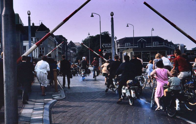 Rotterdamse Poortbrug (demolished in 1978) looking towards De Oude, Netherlands, Delft, 1966