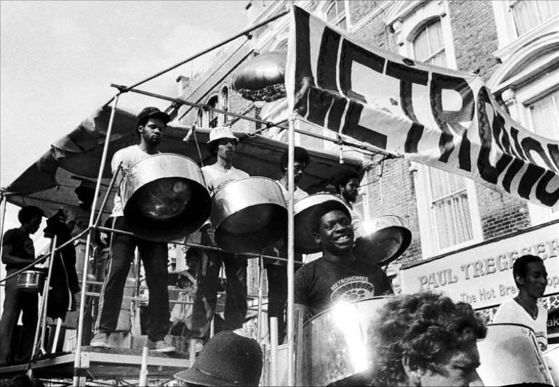 Fascinating Photos from the Notting Hill Carnival of 1981