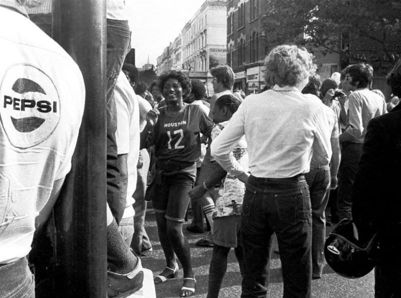 Fascinating Photos from the Notting Hill Carnival of 1981