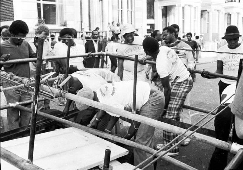 Fascinating Photos from the Notting Hill Carnival of 1981