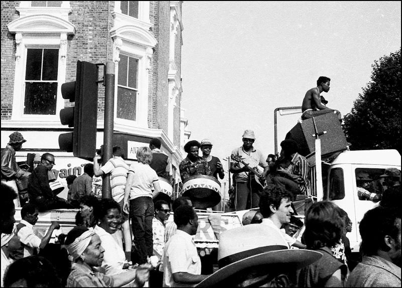 Fascinating Photos from the Notting Hill Carnival of 1981