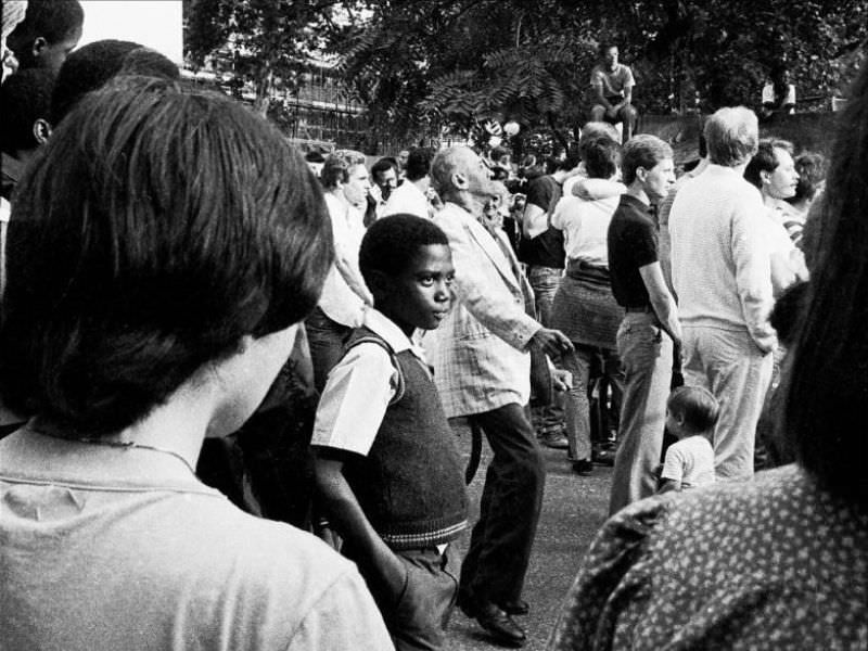 Fascinating Photos from the Notting Hill Carnival of 1981