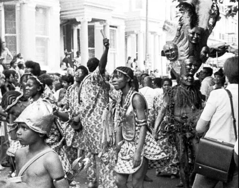 Fascinating Photos from the Notting Hill Carnival of 1981