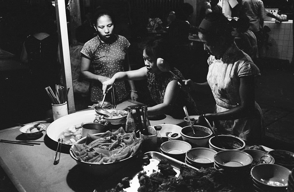 Singapore Prime Minister See Harbour, 1966