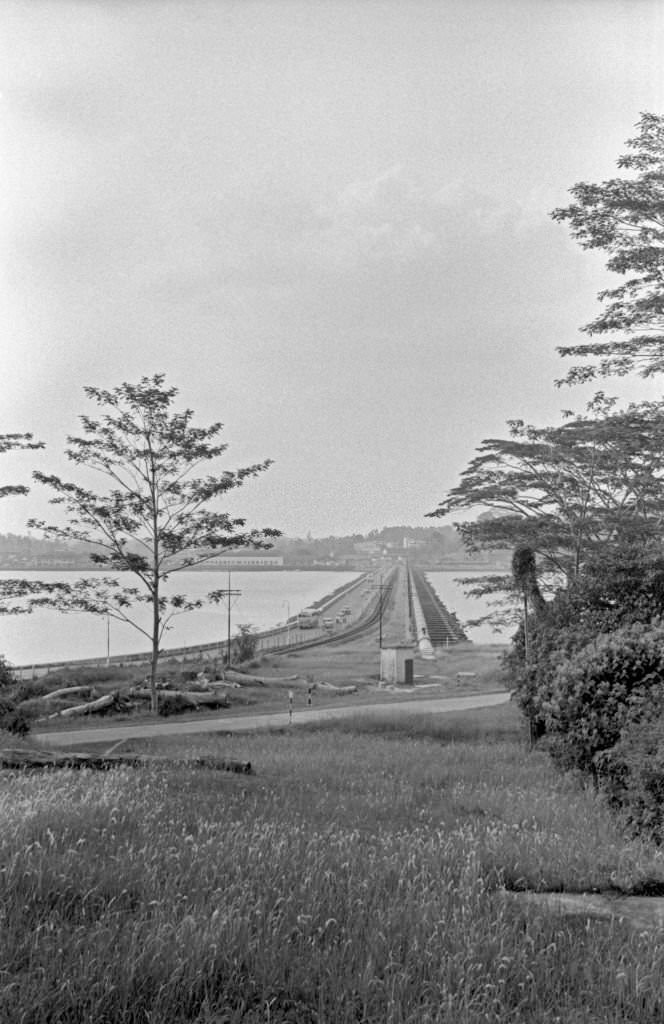 Street across the river in Singapore, 1962