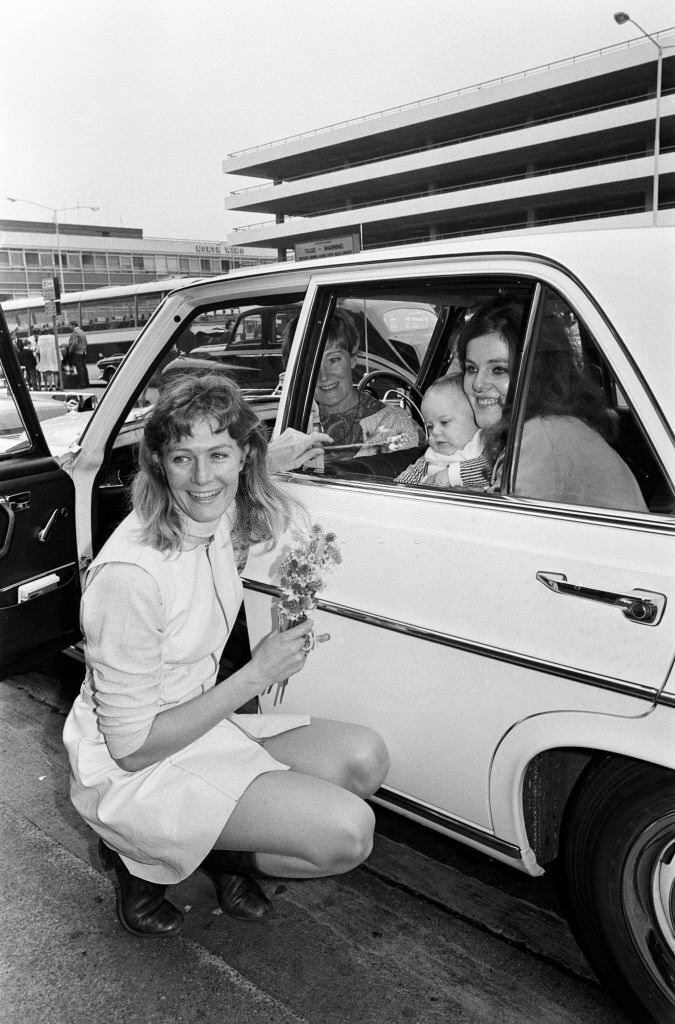 Vanessa and Lynn Redgrave, 1960