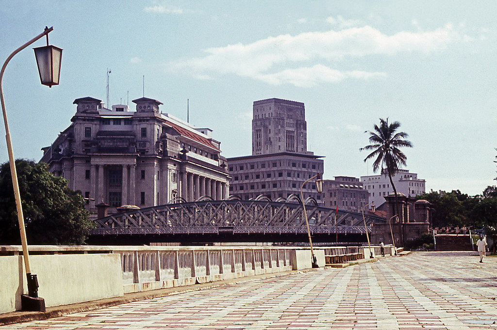 The Fullerton Building (on the left, originally used as the Central Post Office, now a five-star Fullerton hotel) and the Bank of China building (middle) - Singapore's tallest building in 1966.