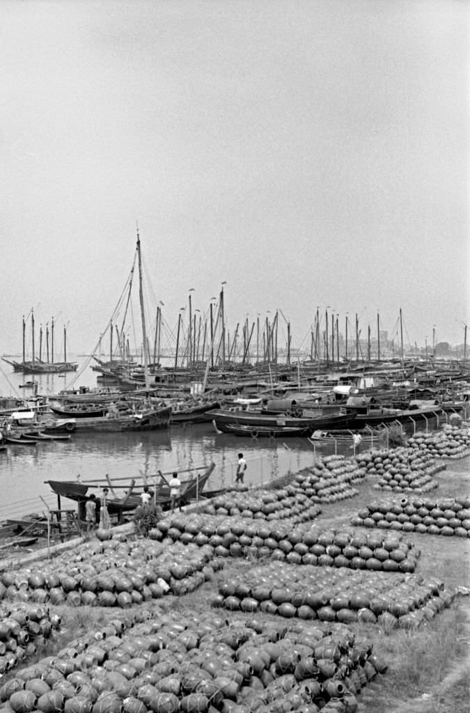 Singapore Harbour, 1962