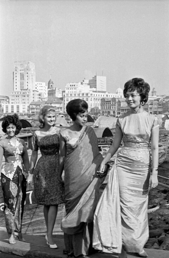 Models hand in hand, Singapore, 1962