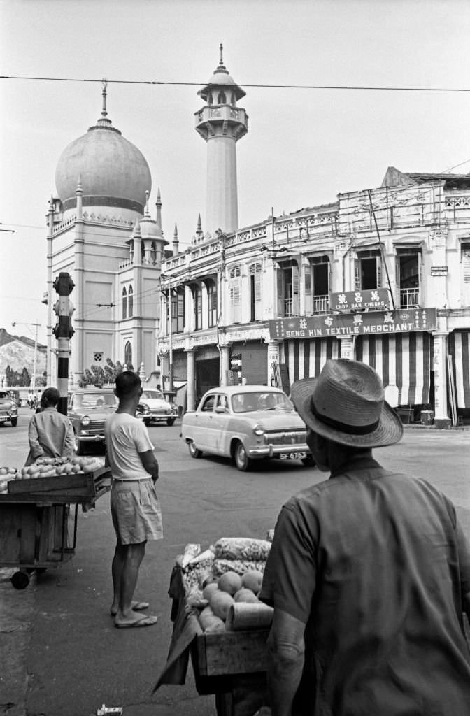 Street vendors outside the Sultan Mosque in Singapore, 1962