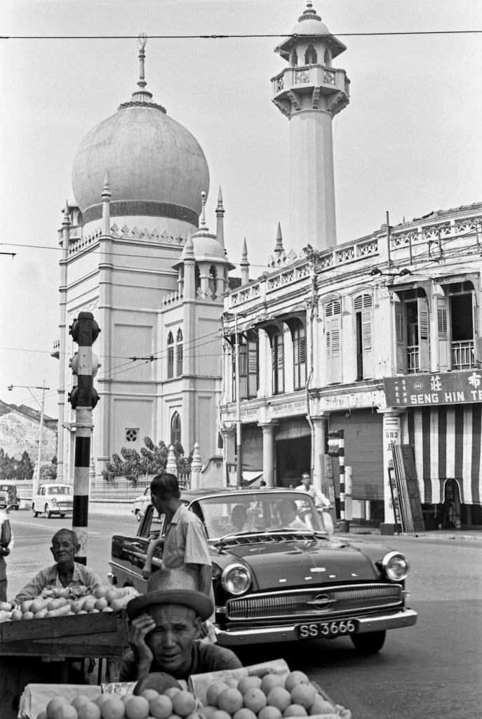 Street vendors outside the Sultan Mosque in Singapore, 1962