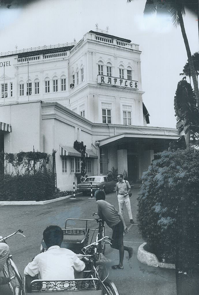 The Raffles Hotel in Singapore has refused to fade away with the empire it epitomized back, 1970s