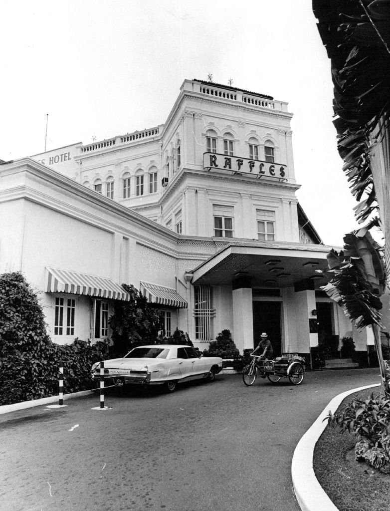 The Raffles, formerly the No. 1 hotel in Singapore and famous as birthplace of the Singapore gin sling, has lost ground to a flock of new hostelries, 1971