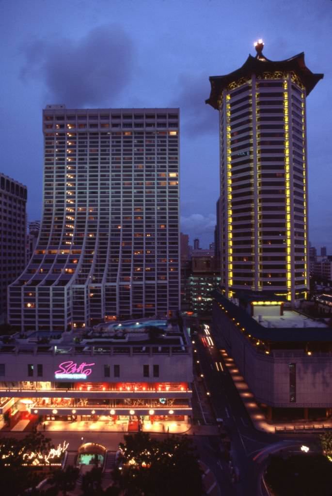 View of the 'Dynasty Hotel' in Singapore, in 1986.