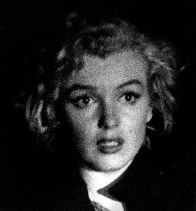 Dark Side of Marilyn Monroe: Sad Photos of Sleepless Monroe by Andre de Dienes, 1953