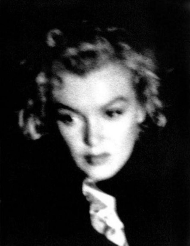 Dark Side of Marilyn Monroe: Sad Photos of Sleepless Monroe by Andre de Dienes, 1953