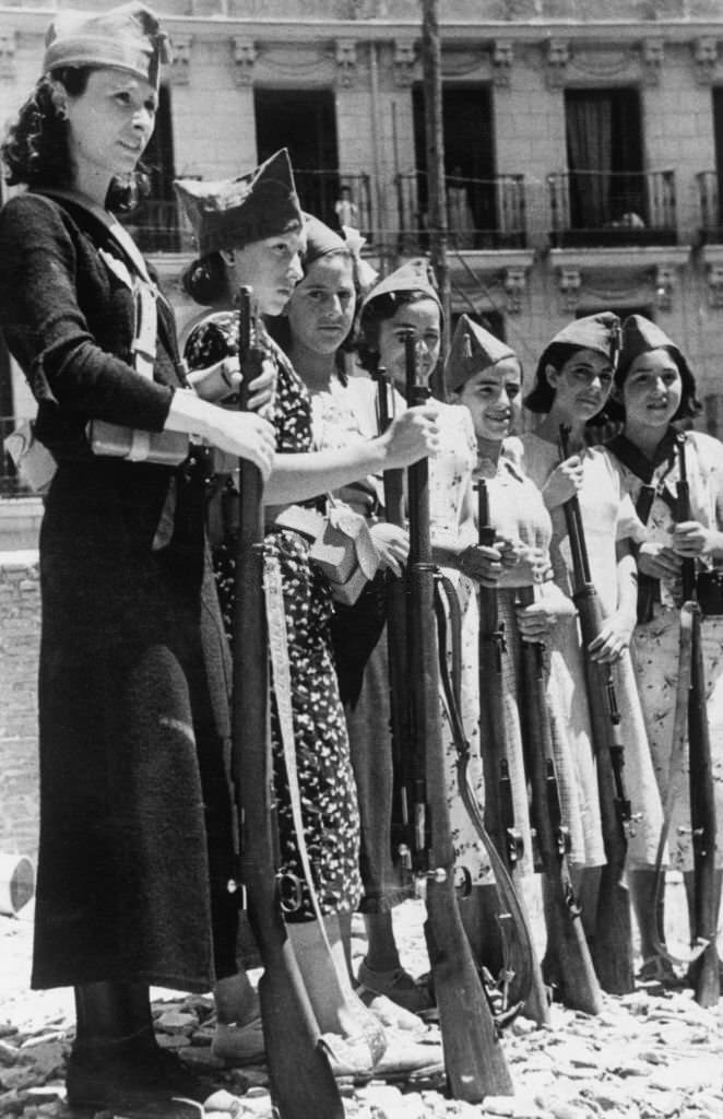 Women belonging to The Batalion of Steel as the Militia during the Spanish Civil War