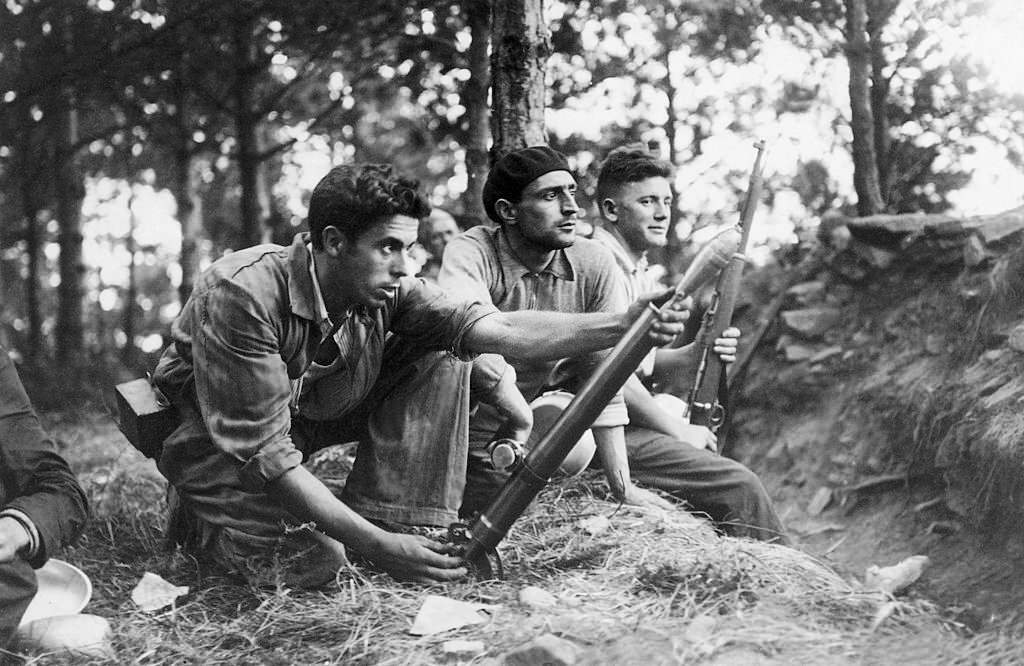 Militiamen Preparing to attack the Nationalist Enemy by Mortar Fire, 1936