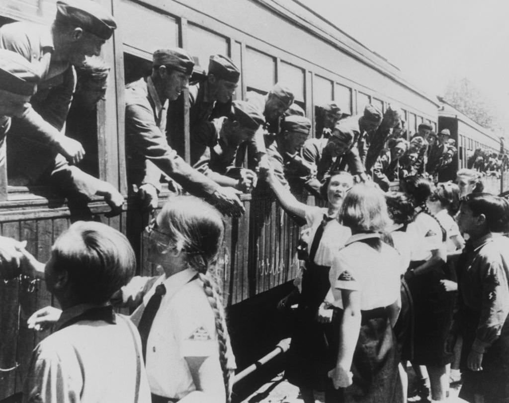 German troops on their way home from Spain, 1939