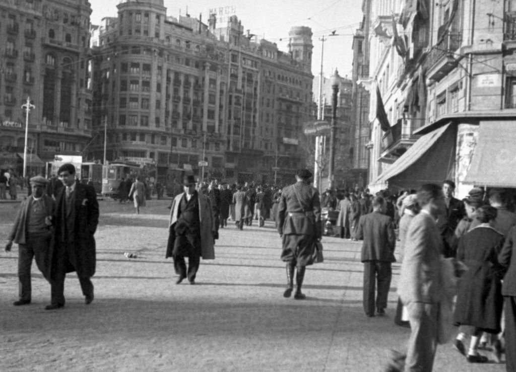 Republican militiaman in the street in Valencia during the Spanish Civil War, 1937