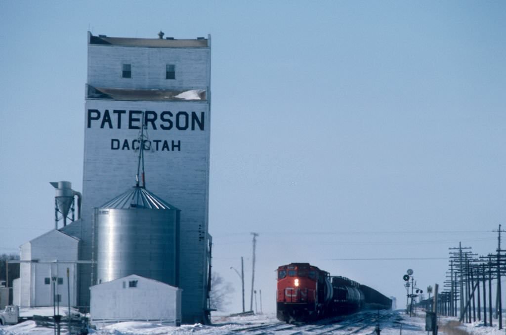 The journey aboard the Canadian transcontinental train which connects Toronto to Vancouver, 1985