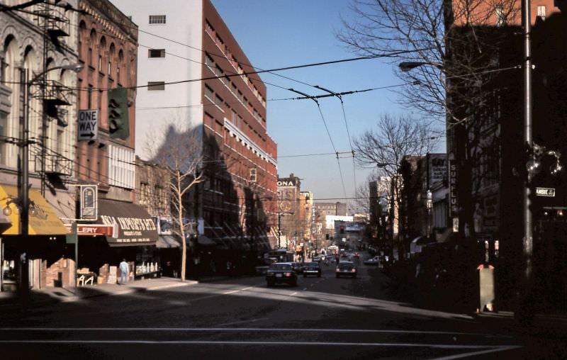 Looking east on Hastings Street at Cambie in downtown Vancouver, 1986