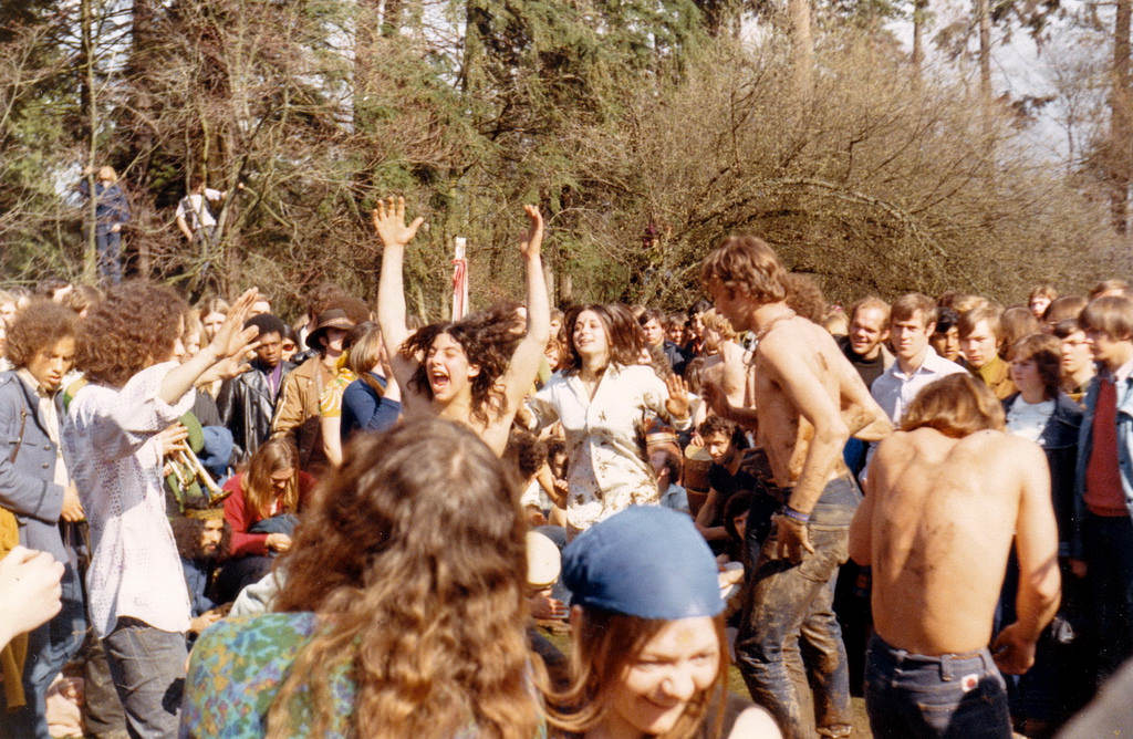 Vancouver Youth Life in the 1970s Through These Vibrant Candid Photos