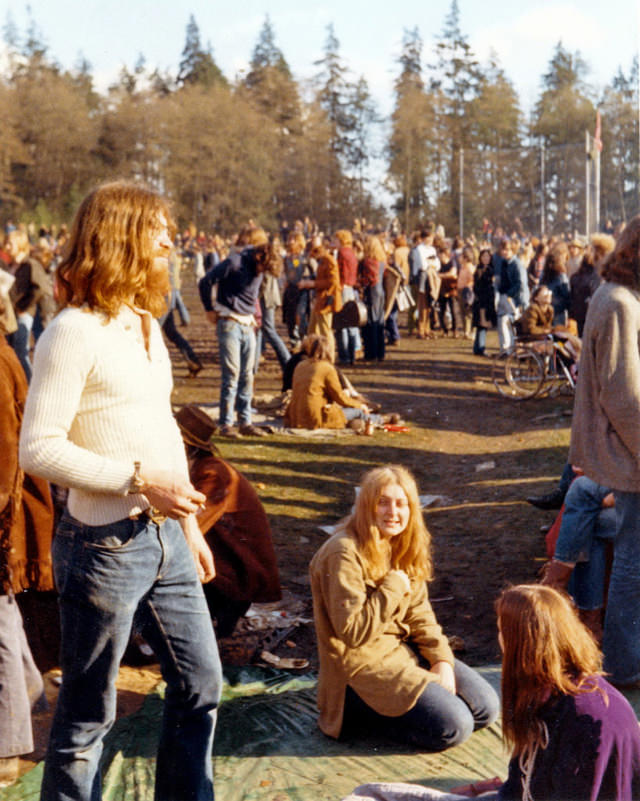 Vancouver Youth Life in the 1970s Through These Vibrant Candid Photos