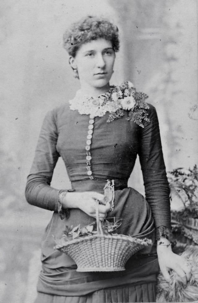 Indispensable Undergarment of Victorian-era: Beautiful Victorian Women in Tight Corsets from the late 19th Century