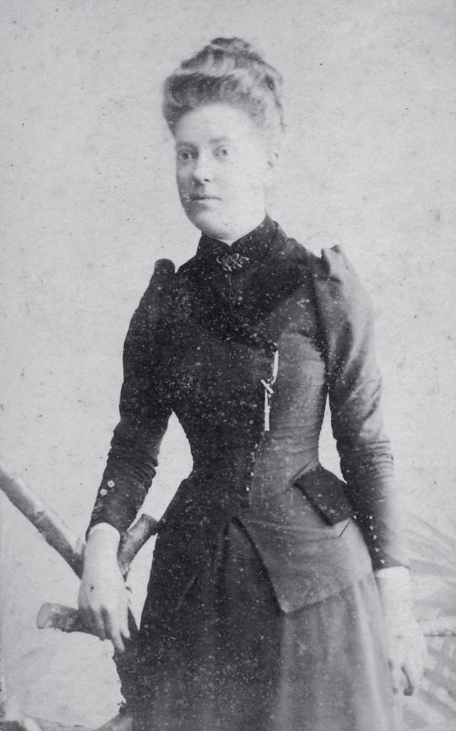 Indispensable Undergarment of Victorian-era: Beautiful Victorian Women in Tight Corsets from the late 19th Century